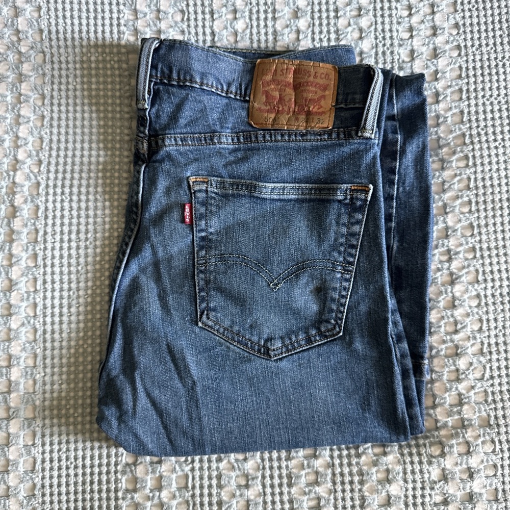 Levi's Blue Straight Jeans with Classic Styling